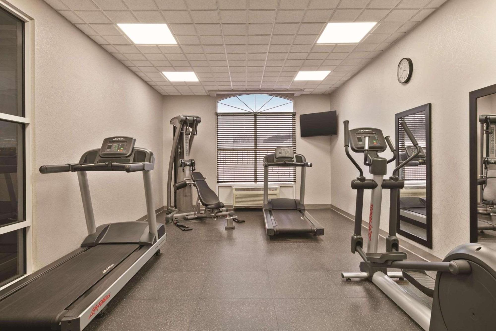 Country Inn & Suites By Radisson, Petersburg, Va ภายนอก รูปภาพ